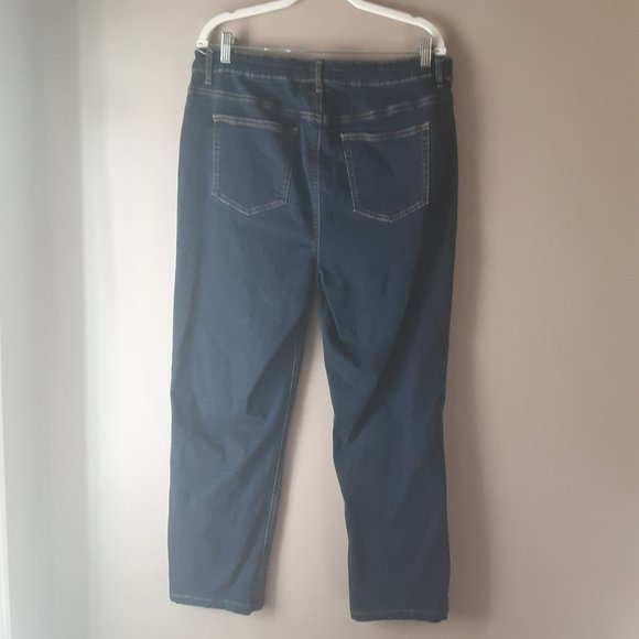 DC Jeans, Dark Wash, Straight Leg, Mid-Rise, Cropped. Size 20 - Picture 6 of 11